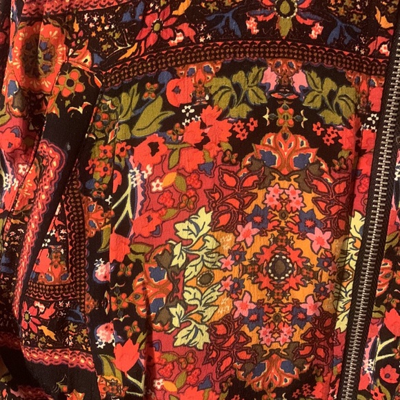 3/$15 Top Shop Floral Bomber Small - Picture 2 of 4
